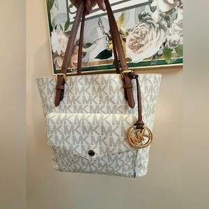 Michael Kors Jet Set Travel Large Signature Bag